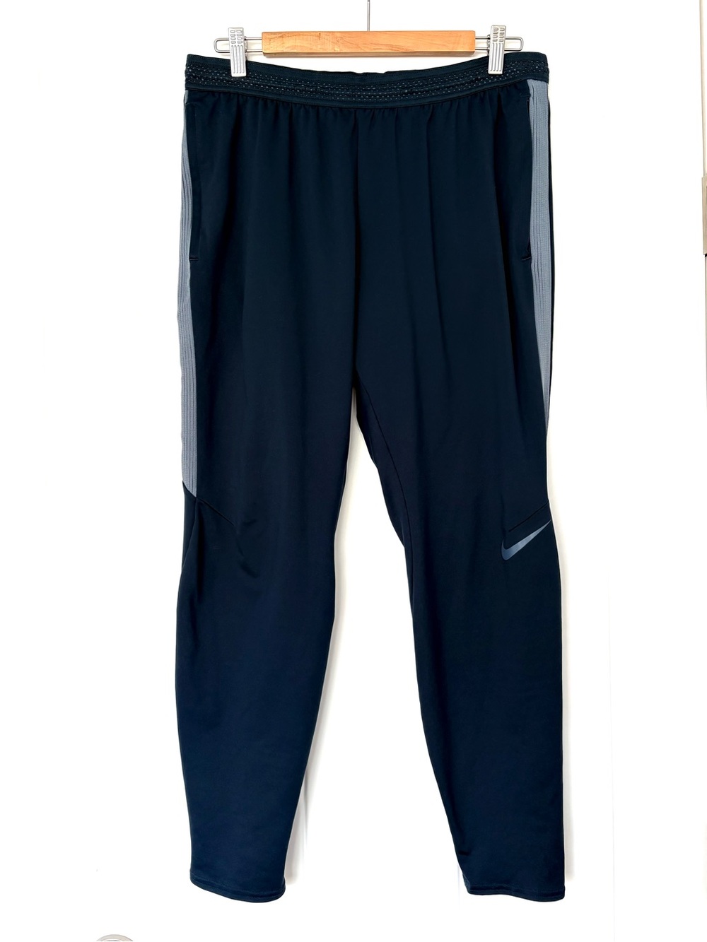 Nike Dri-Fit Dry Strike Football Pants Slim Drawstring Ankle Joggers Men’s XL